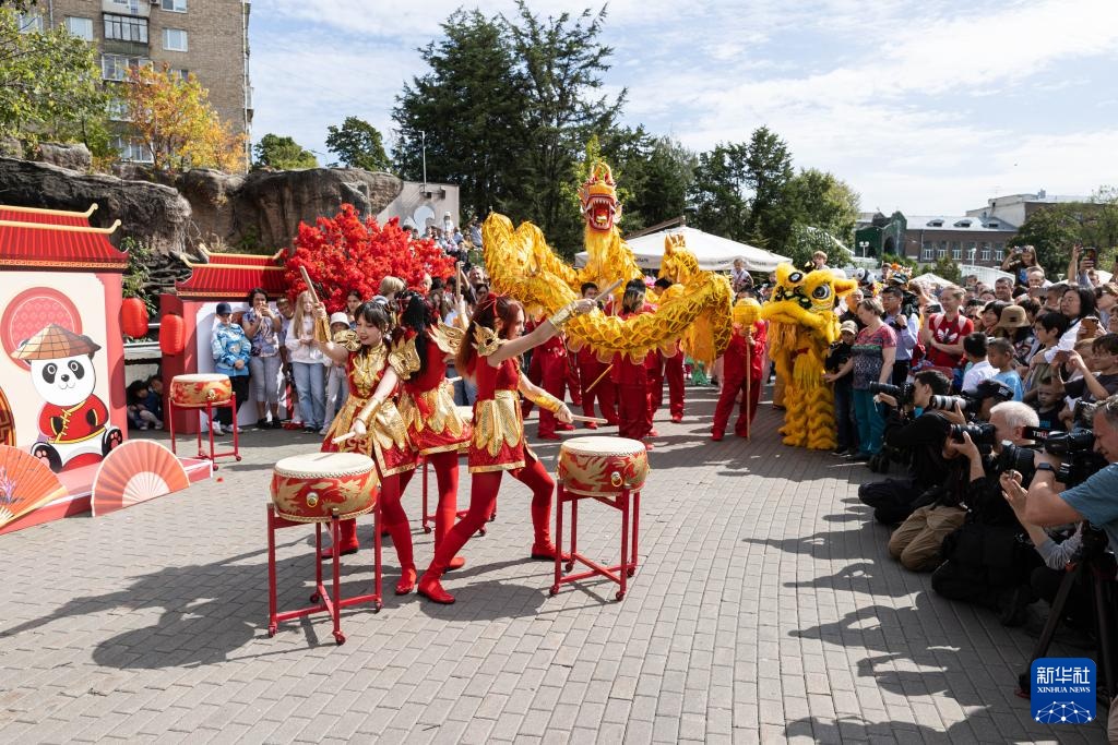 首只在俄出生大熊猫“喀秋莎”迎来周岁生日