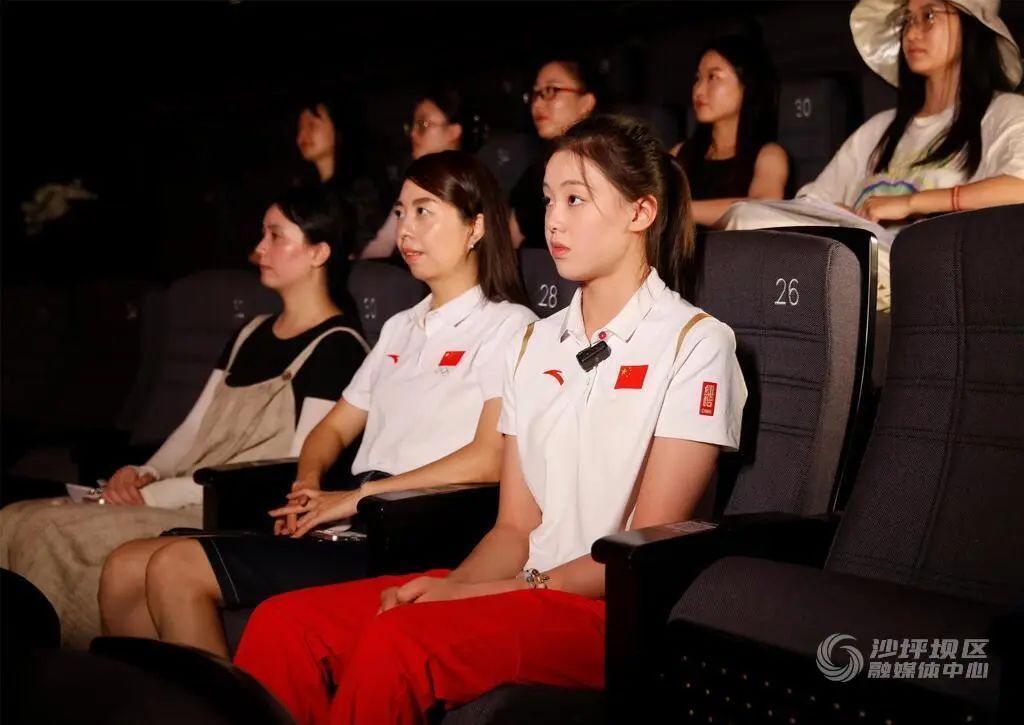 奥运冠军、重庆妹儿丁欣怡,解锁新身份! 奥运冠军、重庆妹儿丁欣怡,解锁新身份!