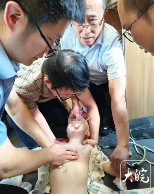 G7372次高铁突发！他们四个出手了……