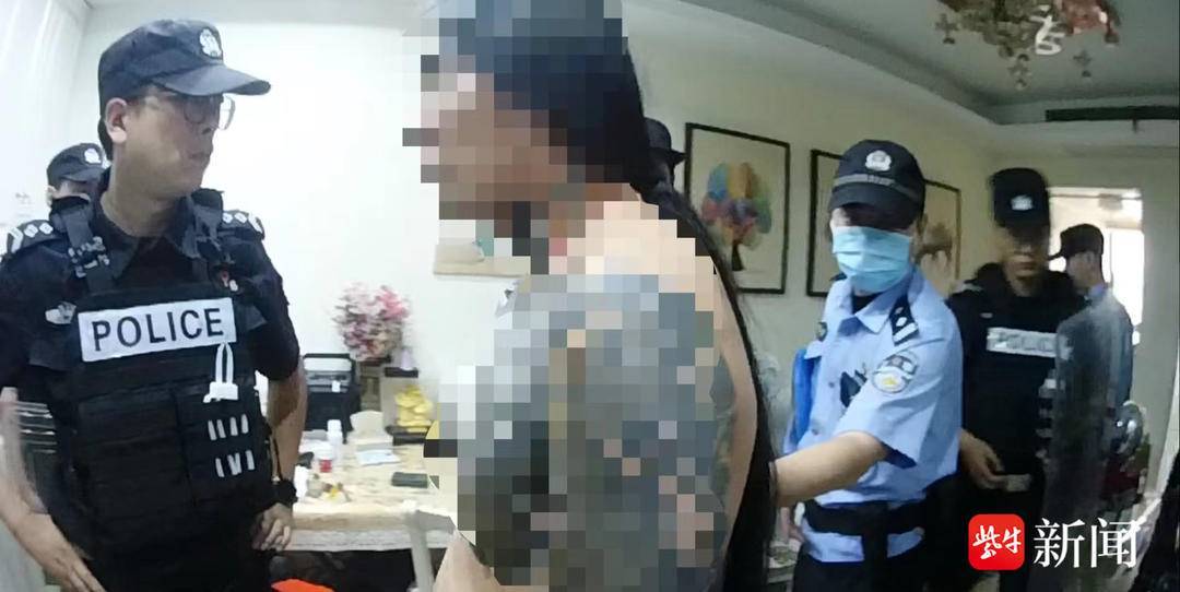 荒唐！90后小伙竟挑退休阿姨认“干妈”做情侣，敲诈 28万后还要拉着她跳楼