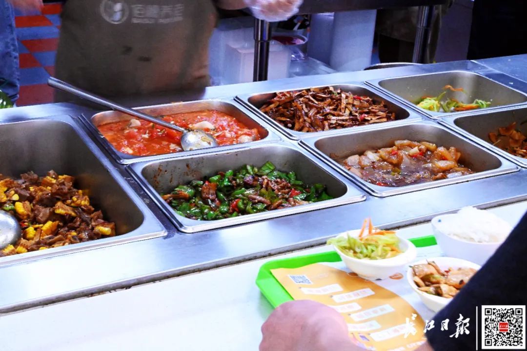 两荤一素12元还能送上门，武汉一食堂“红”了