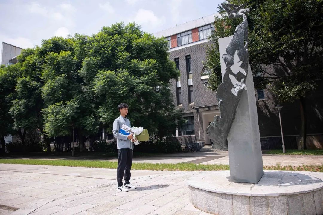 维和牺牲女警之子考上警校：我长成了您想看到的样子