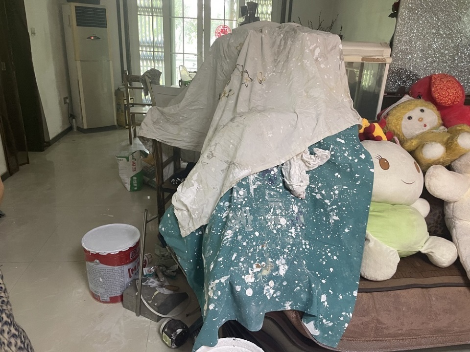 有房却租房6年？女子因楼上漏水而无法重新装修入住，物业：协商不成可起诉