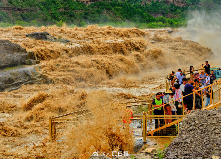 震撼!黄河壶口瀑布壮观景象 震撼!黄河壶口瀑布壮观景象
