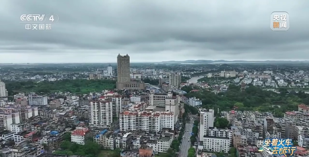 海上跑动车!中越边境新体验 海上跑动车!中越边境新体验