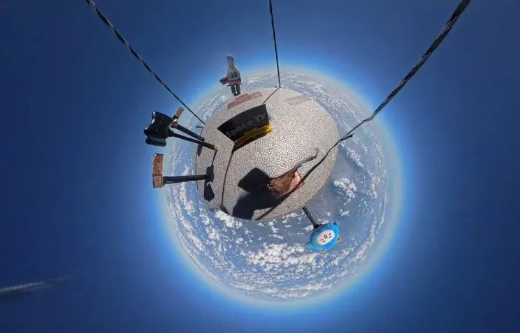 深圳大学生为单身室友设计“征婚气球”,飞到万米高空还拿了奖 深圳大学生为单身室友设计“征婚气球”,飞到万米高空还拿了奖