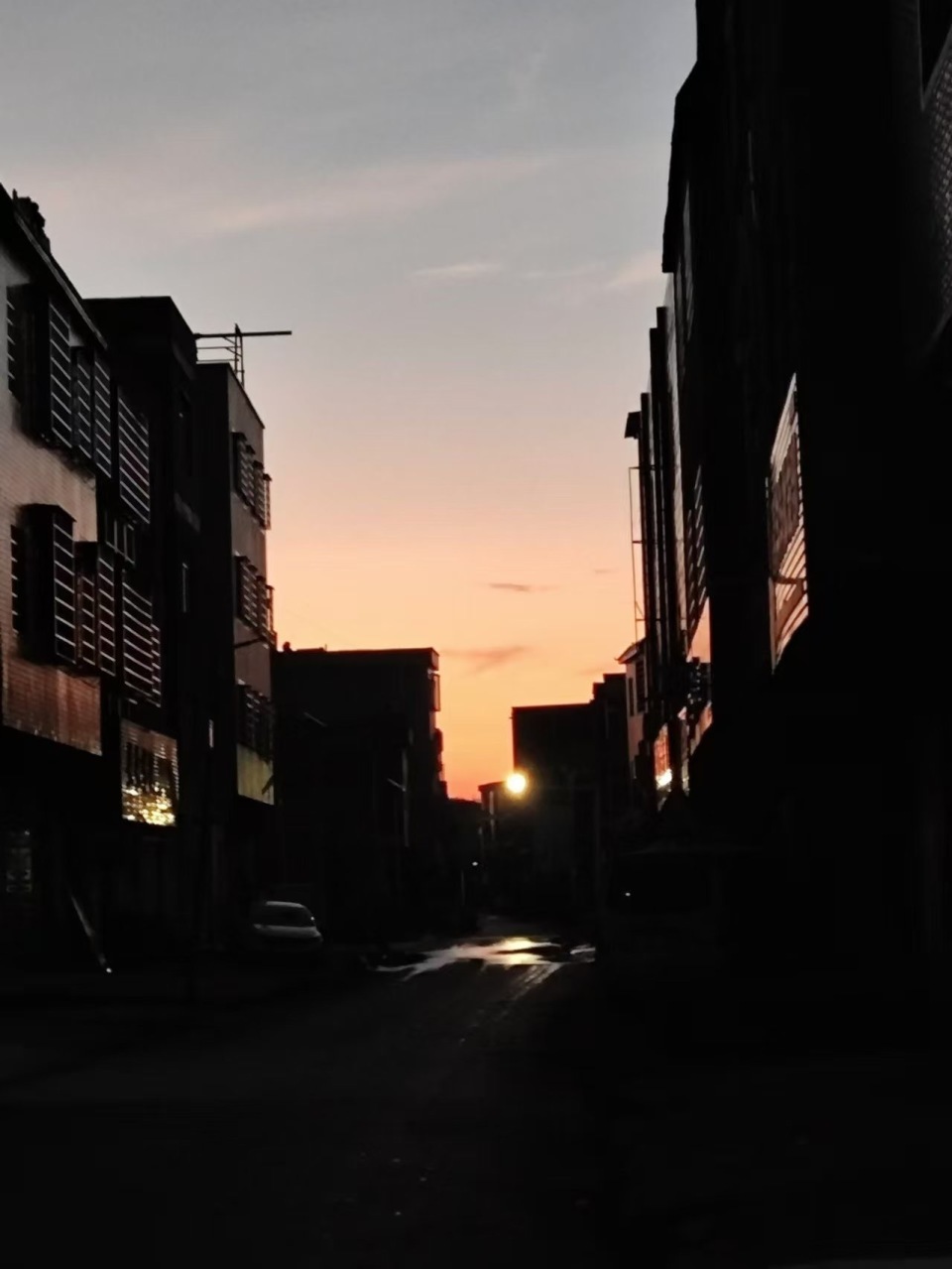 从永州到长沙，湖南高校大二学生骑自行车上学：打暑期工买了自行车