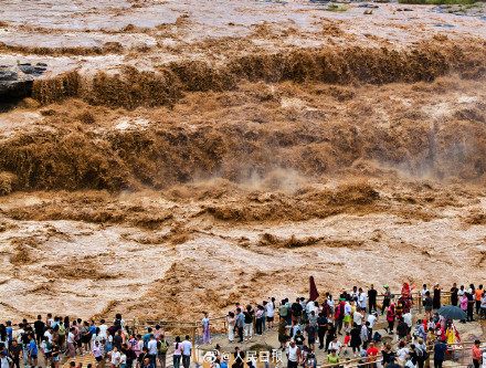 震撼!黄河壶口瀑布壮观景象 震撼!黄河壶口瀑布壮观景象