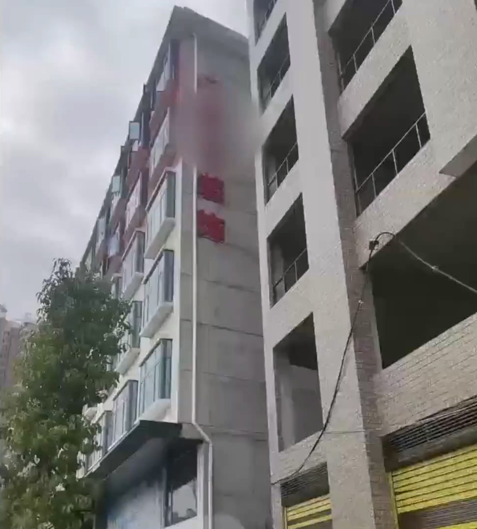 痛心!2名空调安装工人先后坠楼 痛心!2名空调安装工人先后坠楼