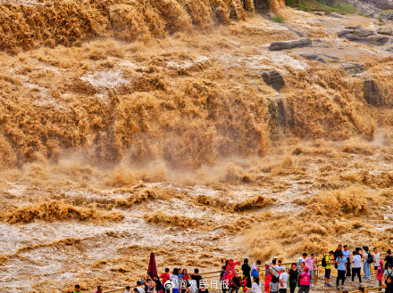 震撼!黄河壶口瀑布壮观景象 震撼!黄河壶口瀑布壮观景象