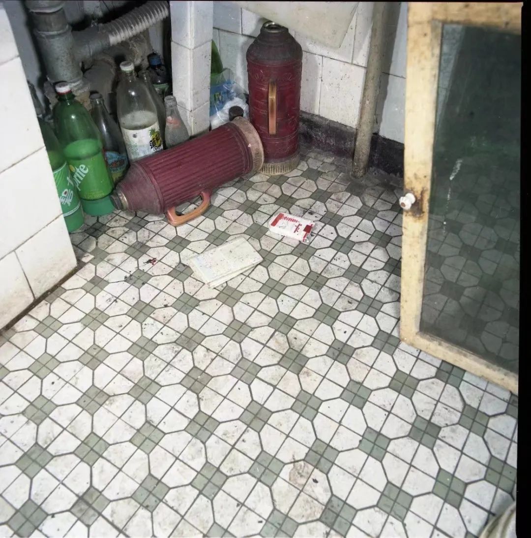 男子为买300元球鞋入室抢劫,致一人死亡!上海侦破33年前杀人案 男子为买300元球鞋入室抢劫,致一人死亡!上海侦破33年前杀人案