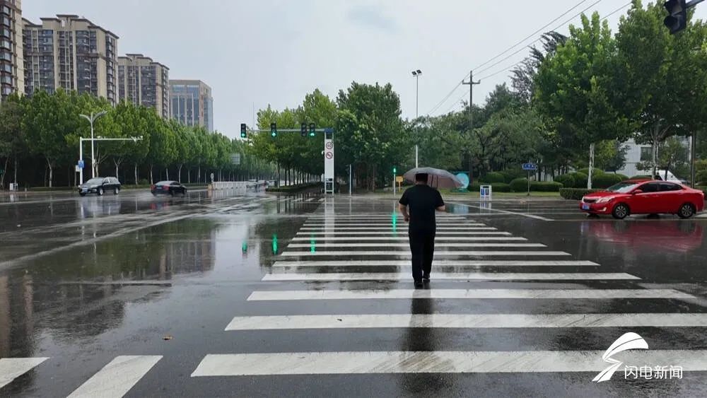 山东不竭发布陆地大风蓝色预警 拆除暴雨橙色和强对流黄色预警