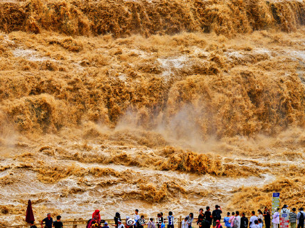 震撼!黄河壶口瀑布壮观景象 震撼!黄河壶口瀑布壮观景象
