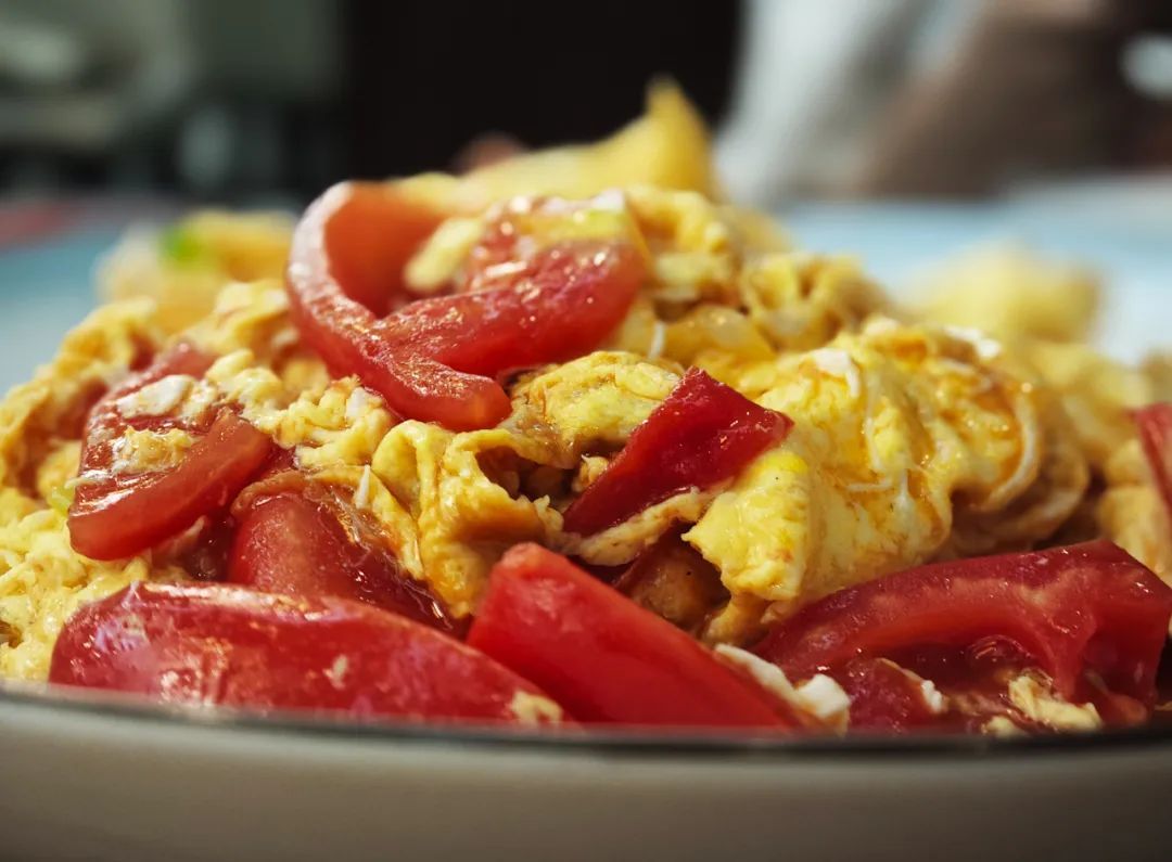 每天吃2个鸡蛋和很少吃鸡蛋的人,谁更健康?一个差别很明显! 每天吃2个鸡蛋和很少吃鸡蛋的人,谁更健康?一个差别很明显!