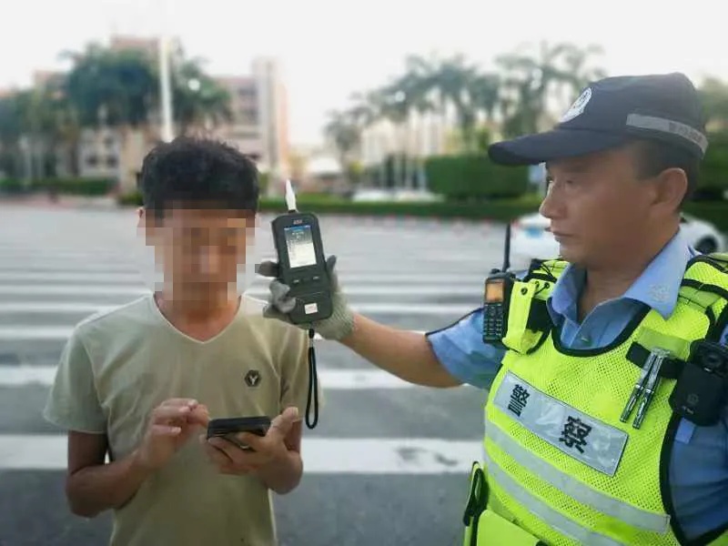 一快递员当场被抓！