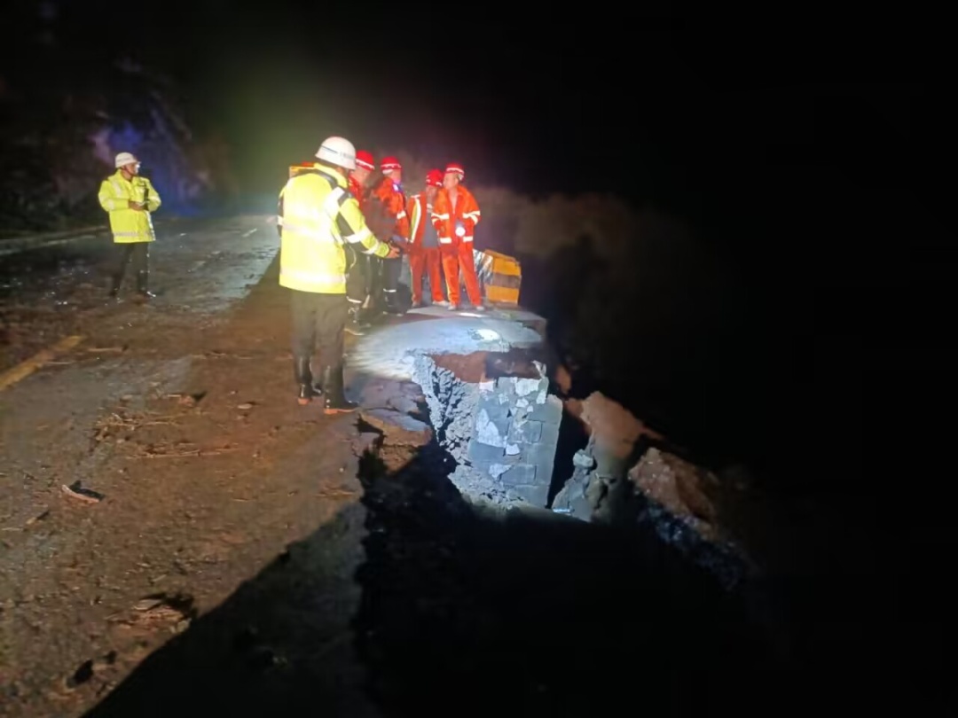 注意！青海部分路段受降雨影响发生泥石流、塌方