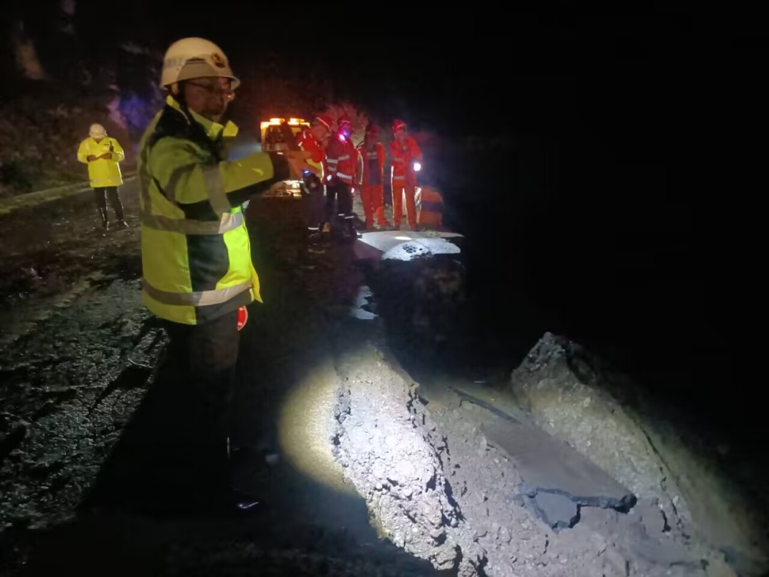 注意！青海部分路段受降雨影响发生泥石流、塌方