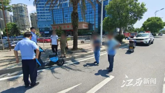 殴打扶起自己的17岁小伙！后续来了…