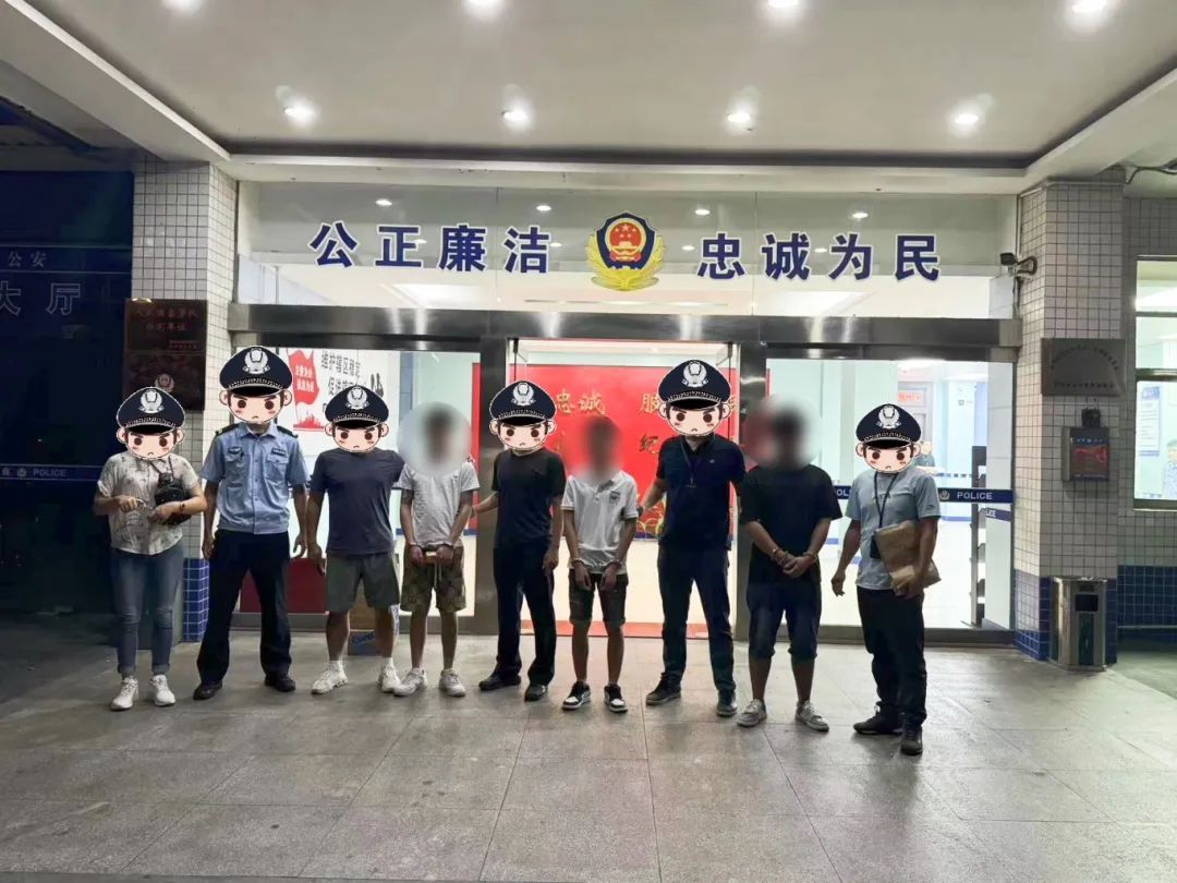 遇见“心软的神”了?网友让佛山三个好兄弟去豪购黄金,价格都不问一句的...... 遇见“心软的神”了?网友让佛山三个好兄弟去豪购黄金,价格都不问一句的......