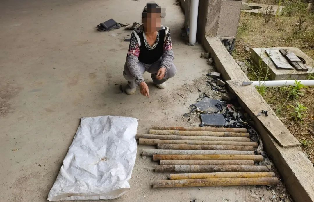 见“材”起意，2人盗窃工地钢管被抓