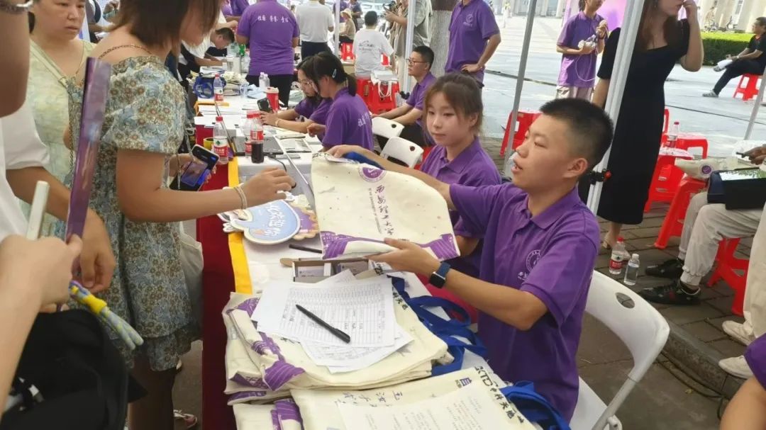 开学当天就吃上北京烤鸭？网友：“已经馋哭！”