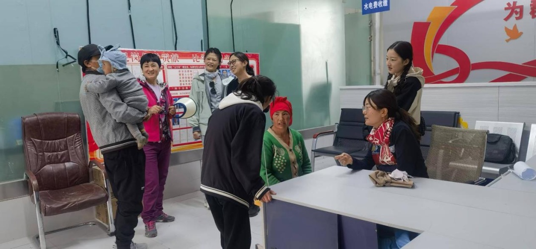 成功登顶“冰山之父”！北大师生携手攀高峰！