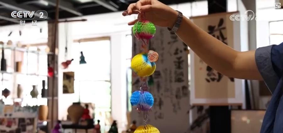 品尝美味感受传统文化 “国潮范”创意月饼花式“上新”迎中秋 品尝美味感受传统文化 “国潮范”创意月饼花式“上新”迎中秋