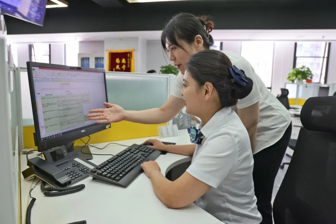 不一样的暑运！她一个月接了6645通电话……