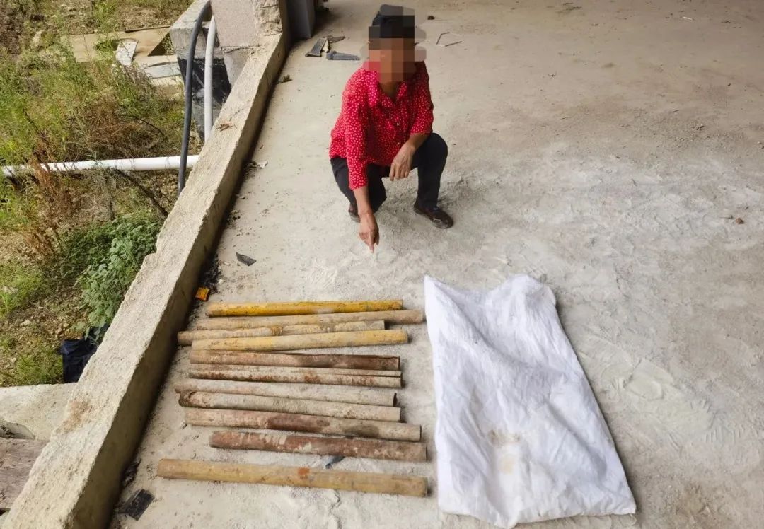 见“材”起意，2人盗窃工地钢管被抓