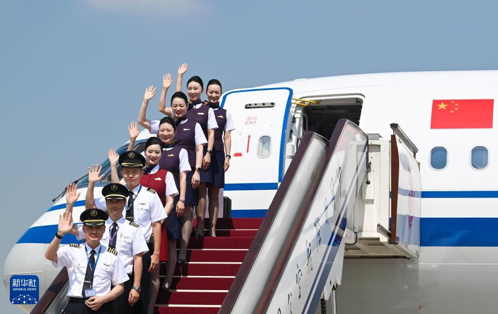 国航正式引进首架C919国产大飞机