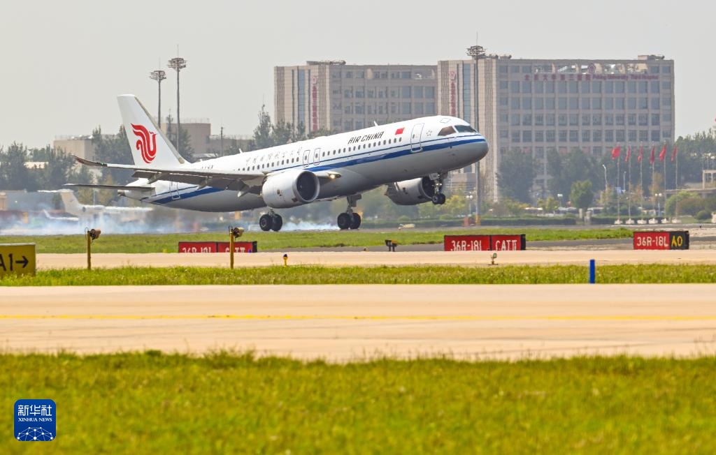 国航正式引进首架C919国产大飞机