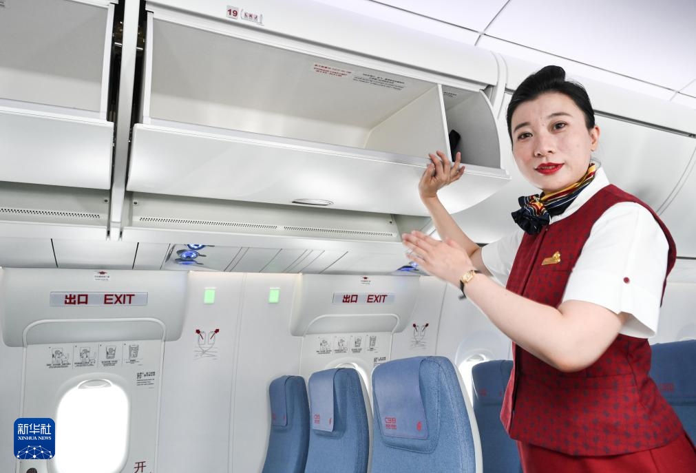 国航正式引进首架C919国产大飞机