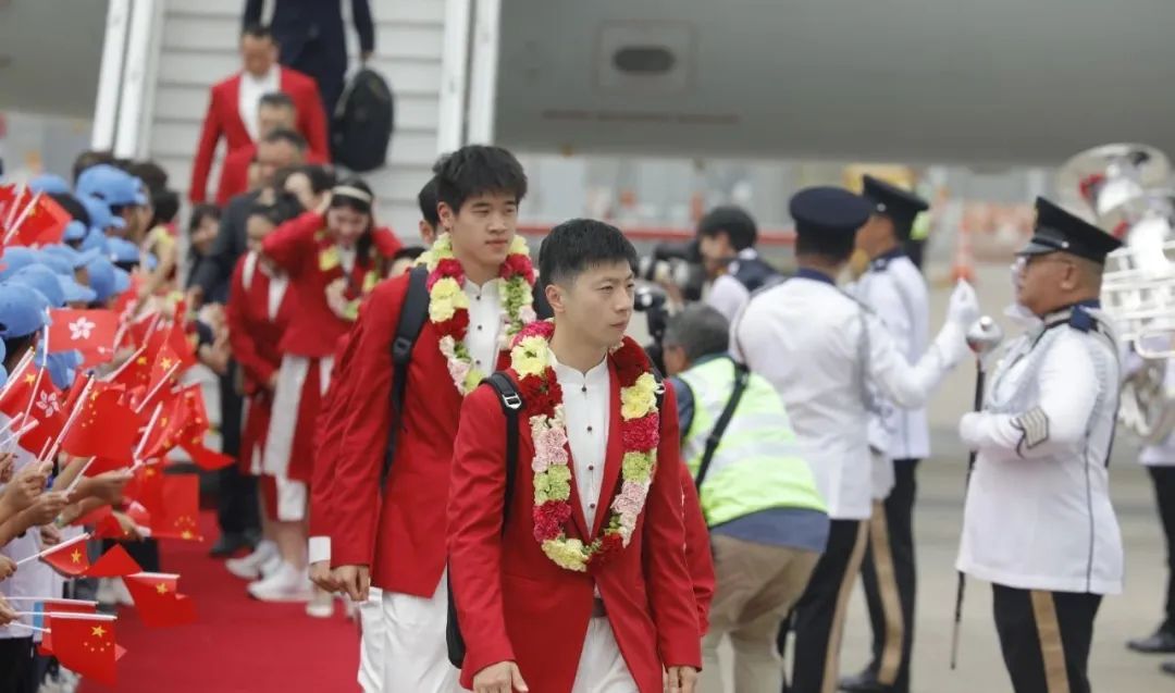 到了到了!他们抵达香港!最新的行程安排→ 到了到了!他们抵达香港!最新的行程安排→