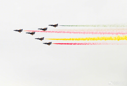 运-20与歼-10首次飞越金字塔