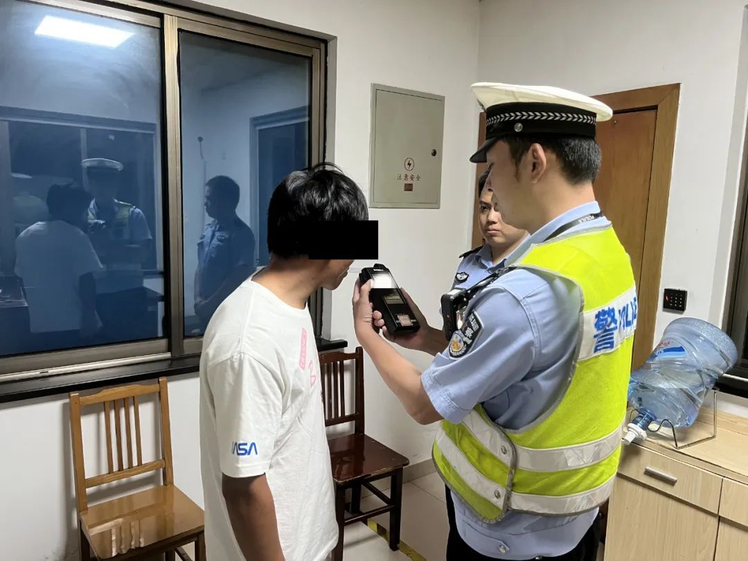 两老乡在海宁一起K歌一起喝酒……一起被查！