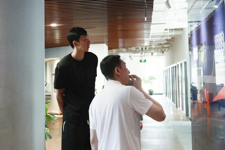 周琦、陈盈骏正式加盟北京首钢篮球俱乐部