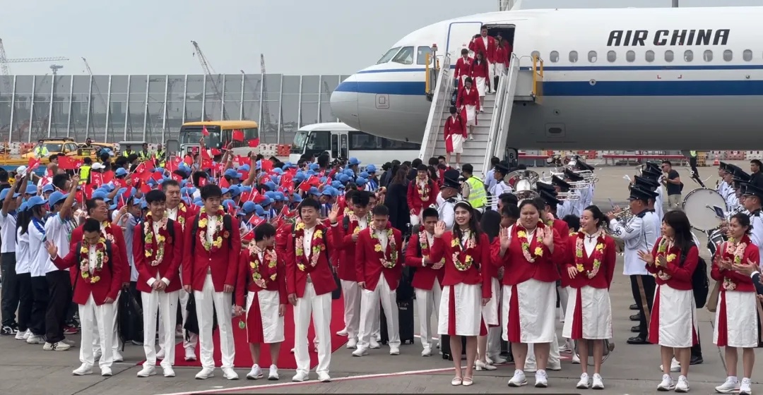 到了到了!他们抵达香港!最新的行程安排→ 到了到了!他们抵达香港!最新的行程安排→