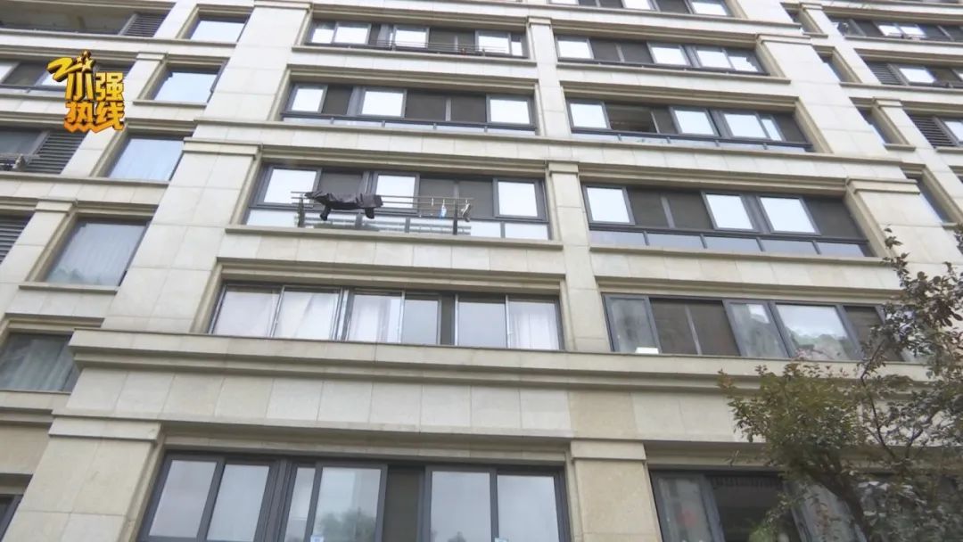 “太猥琐了!” 深夜突发!女子浴室洗澡,楼上陌生男子做出不雅动作…警方已立案 “太猥琐了!” 深夜突发!女子浴室洗澡,楼上陌生男子做出不雅动作…警方已立案