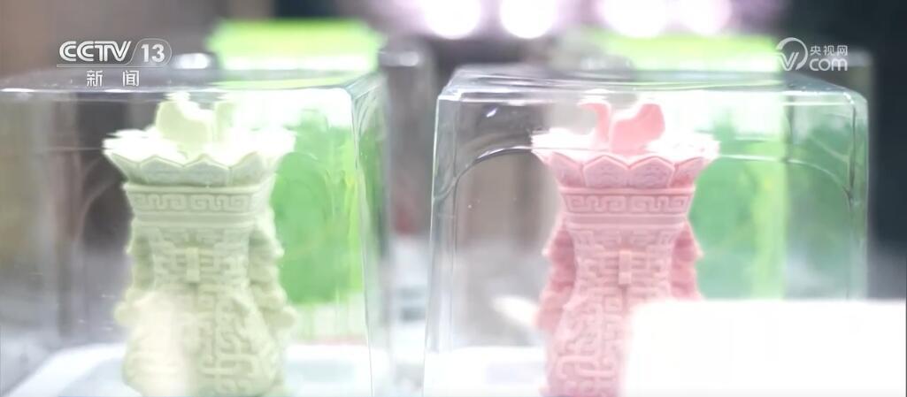 丰富多样文创产品屡次“出圈” 年轻的他们让文化消费“体验化” 丰富多样文创产品屡次“出圈” 年轻的他们让文化消费“体验化”