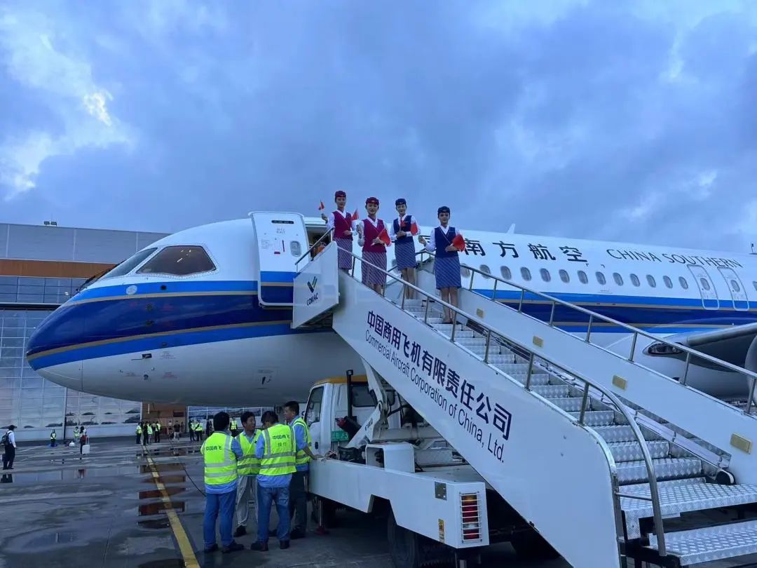 南航首架C919飞机入列 &nbsp;首航日期确定→