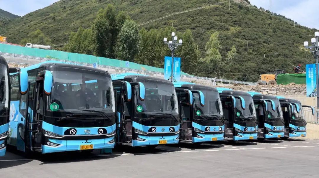 刚刚通车！到了黄龙九寨站，怎么换乘？