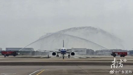 南航首架C919飞抵广州 南航首架C919飞抵广州