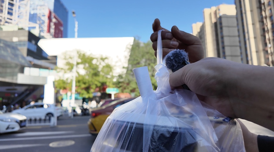 外卖里收到这种东西？涉嫌犯法！