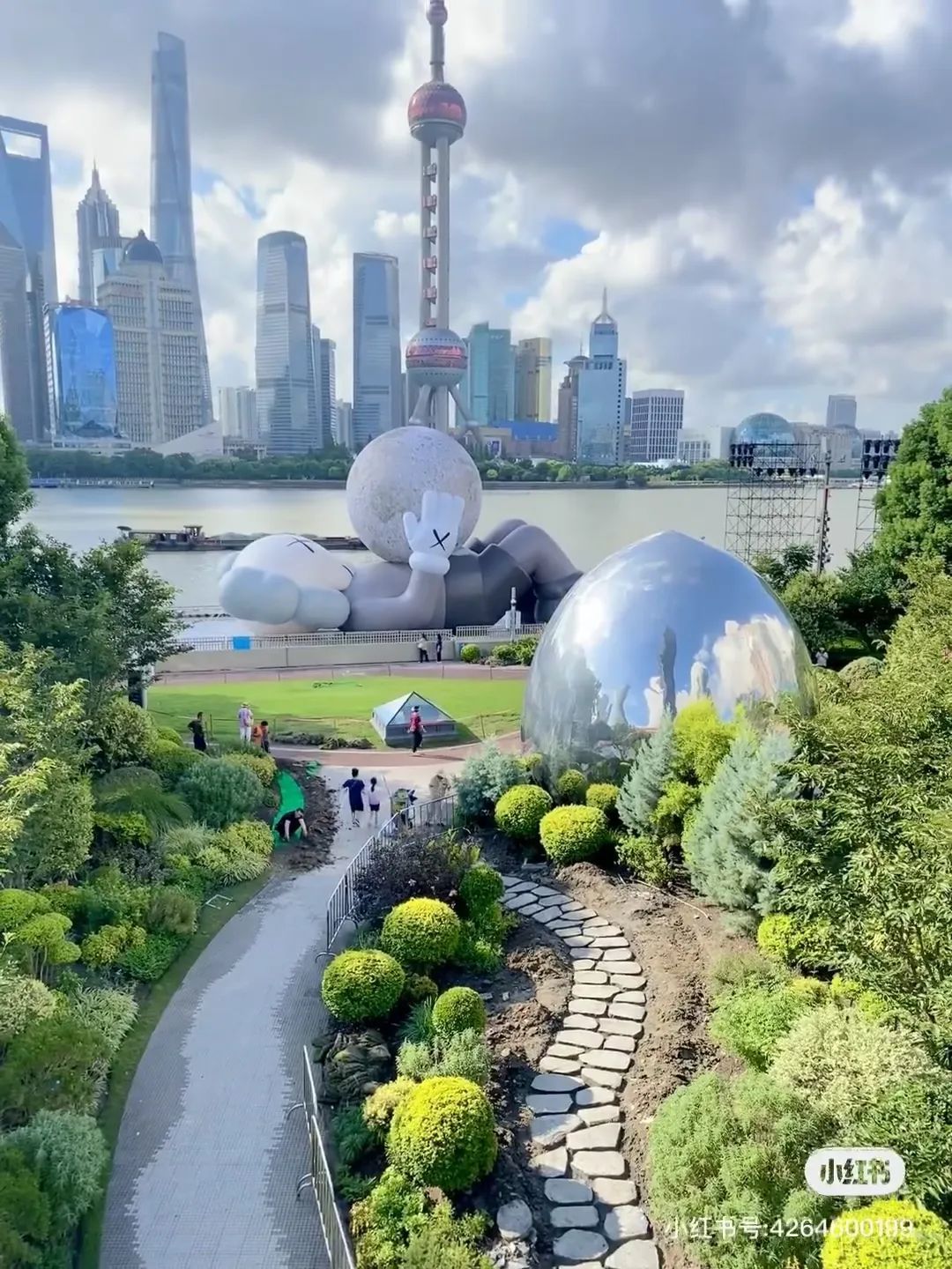 听劝!上海这个网红打卡点临时封闭:草坪被破坏,改造后又被吐槽丑,接着改…… 听劝!上海这个网红打卡点临时封闭:草坪被破坏,改造后又被吐槽丑,接着改……