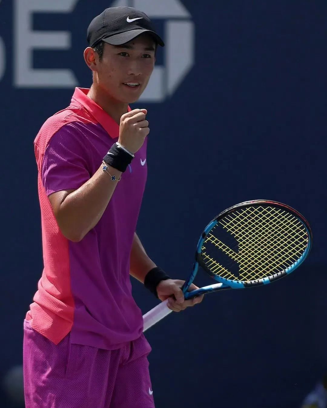 郑钦文轰出20记Ace!再现逆转,美网晋级 郑钦文轰出20记Ace!再现逆转,美网晋级