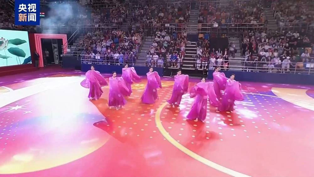 “奥运健儿大汇演” 技艺精湛气氛热烈 “奥运健儿大汇演” 技艺精湛气氛热烈