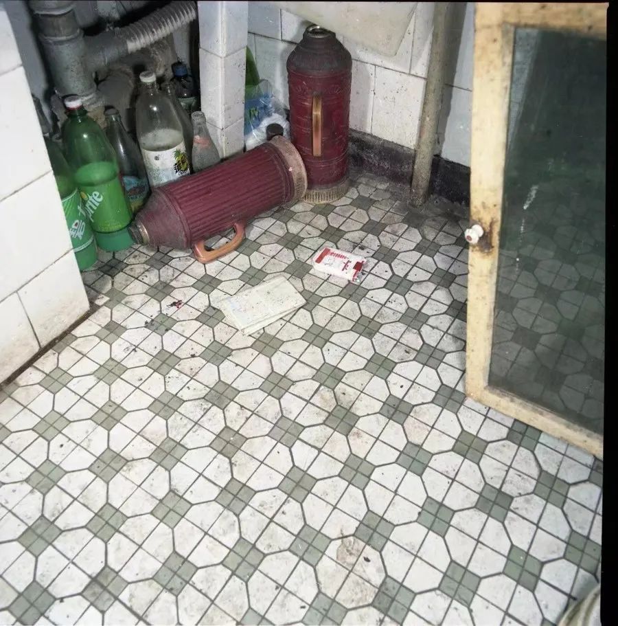 33年前凶案告破!因一双球鞋,男子入室抢劫杀人,12岁男孩成关键目击者 33年前凶案告破!因一双球鞋,男子入室抢劫杀人,12岁男孩成关键目击者