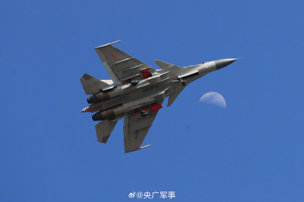 歼-15战机首飞15周年生日快乐 歼-15战机首飞15周年生日快乐