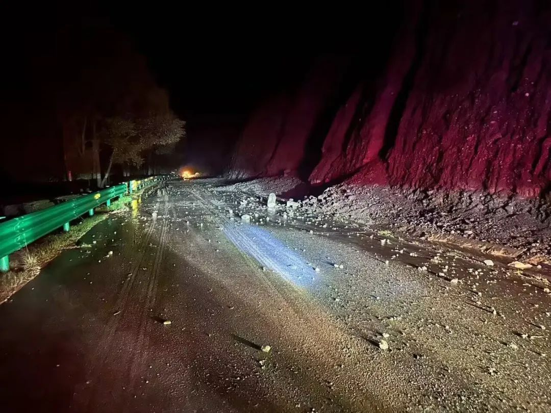 注意！青海部分路段发生泥石流