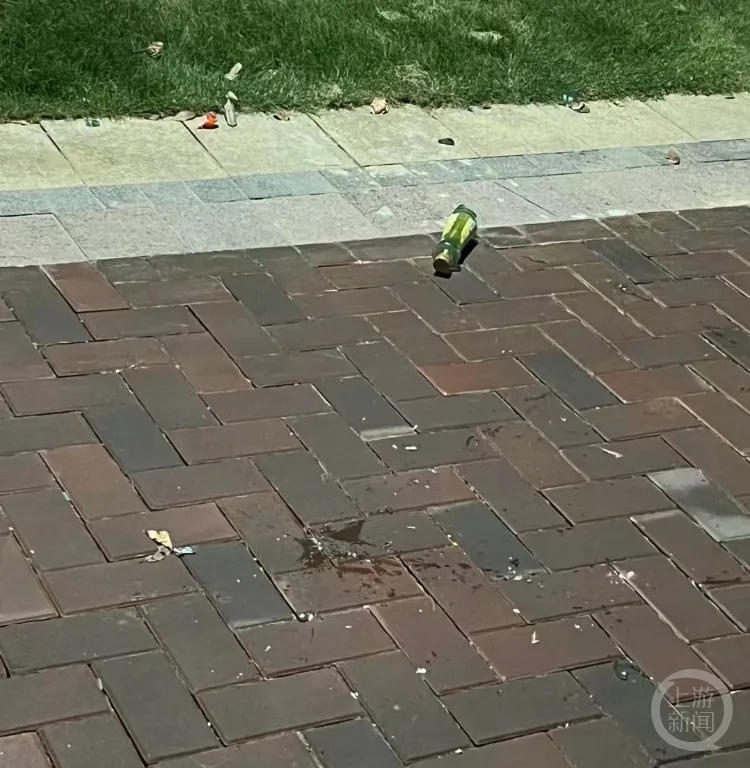 怀孕34周孕妇被高空抛下玻璃瓶砸断两根脚趾，警方已对可疑楼层进行DNA采集